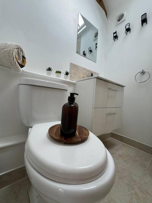 The Paws And Wander Hideaway Villa Mitchel Troy Ngoại thất bức ảnh